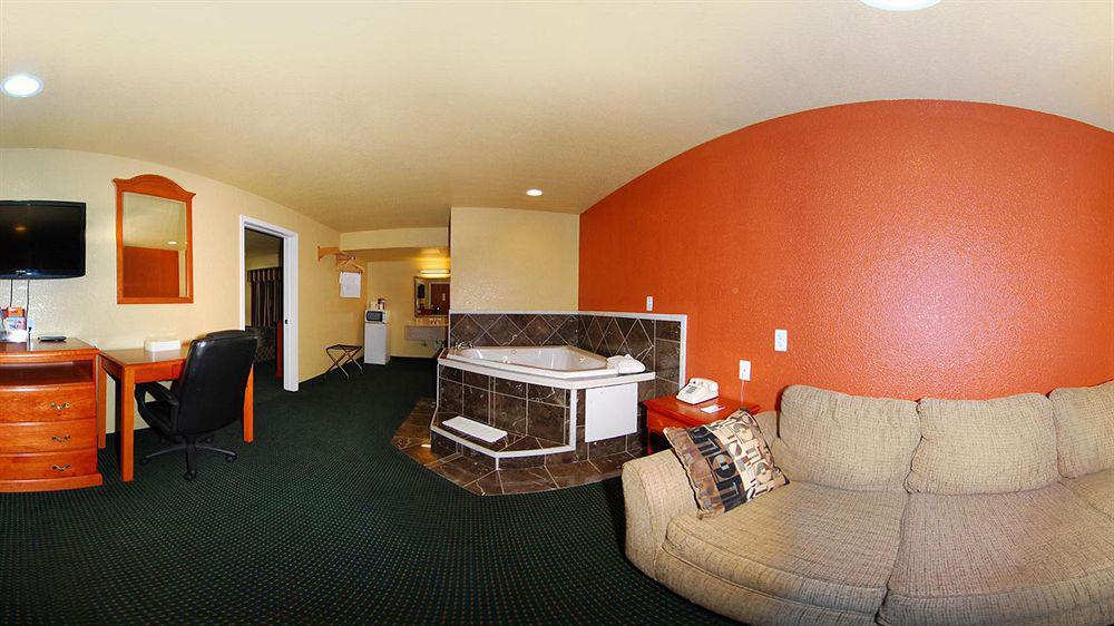 Woodridge Inn And Suites Miami Exterior foto